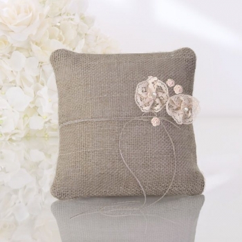 Ringkissen - Spitze mit rosa Rosen - jute