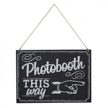Schild Tafeloptik Photobooth This Way